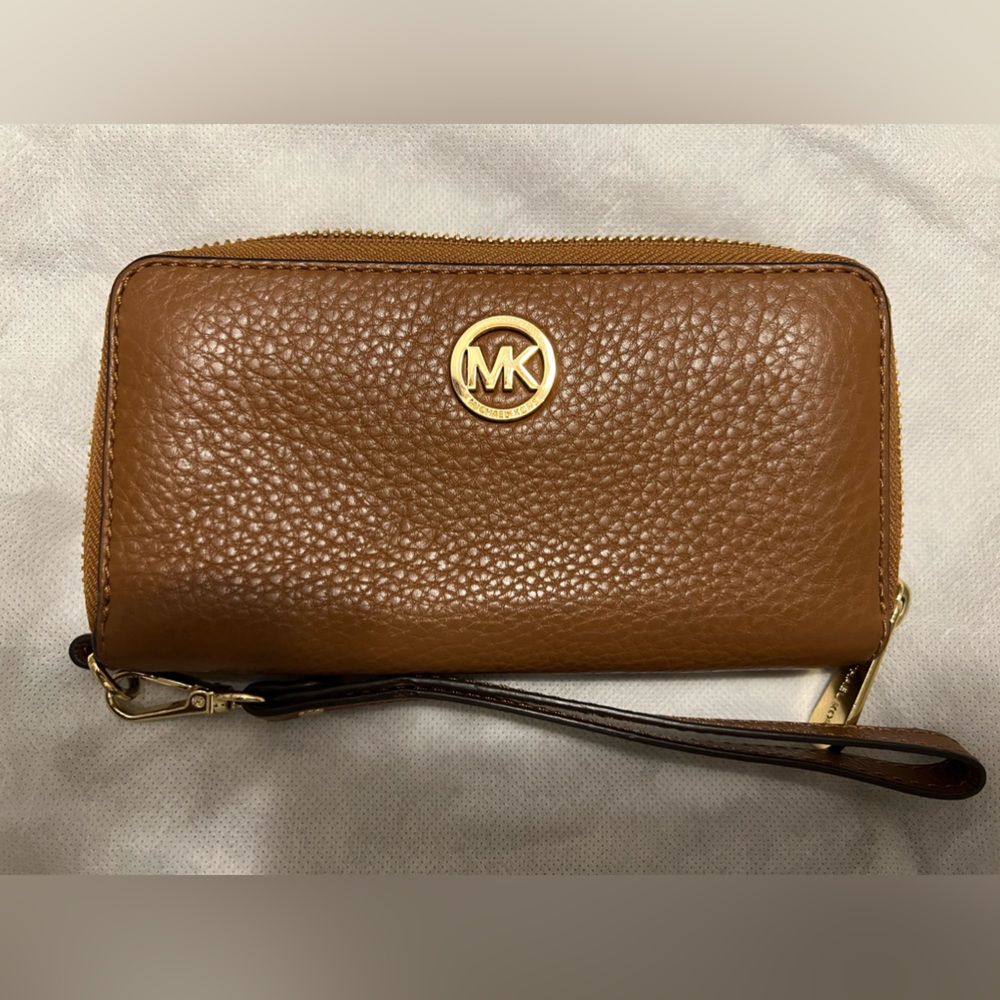 Tan Michael Kors Wallet